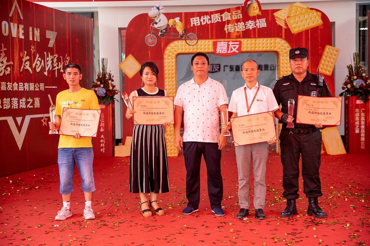 �������Ƚ���������ǣ����鳤�Ŷӡ������Ŷӡ�PT��Ѷ��֧����PT��Ѷ��������