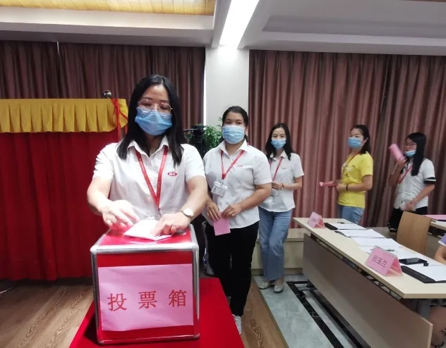 ϲѶ���㶫���Ѹ�Ů��ϻ���ʽ������ (3)