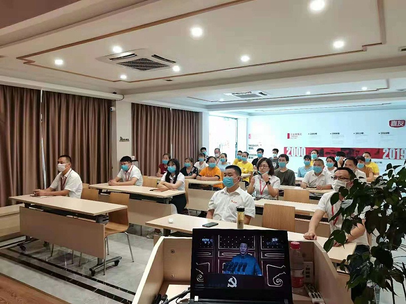 PT��Ѷ������ף�й�����������100����